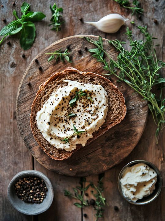 Алмазная мозаика без подрамника «Рикотта и травы» 40x30 см