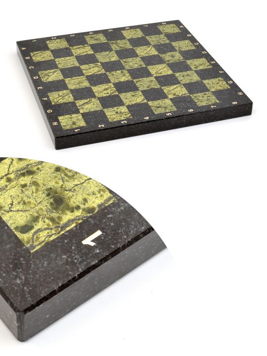 Шахматная доска «Классическая» каменная тёмно-зелёная 38x38 см Уценка*