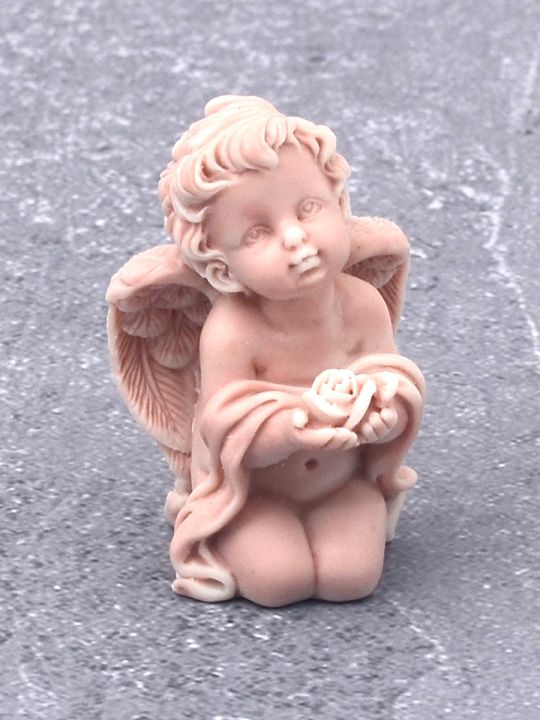 Фигурка сувенирная «Ангел с розой» 
