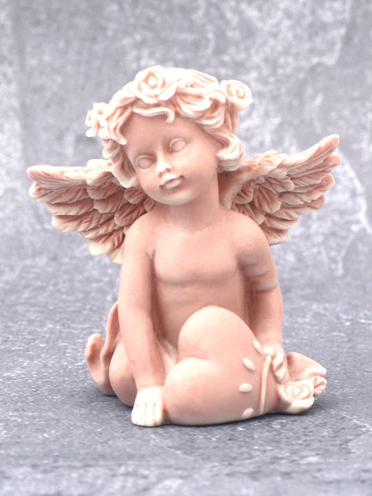 Статуэтка «Ангел с сердцем» 